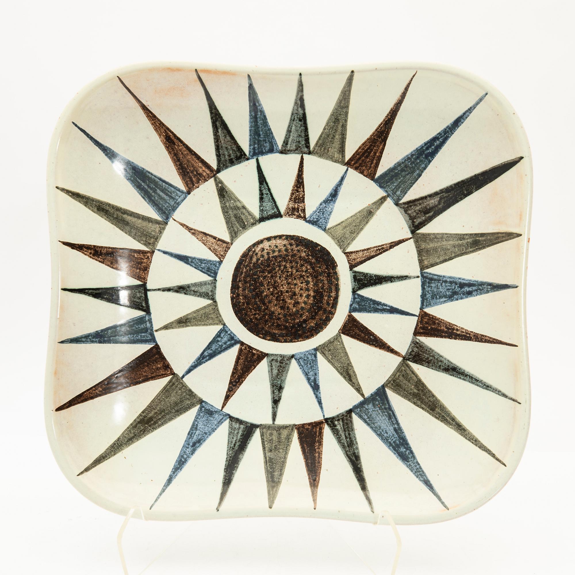 Carl-Harry Stålhane, & Aune Laukkanen, Bowl, Faience, Rörstrand, second half of the 20th century.