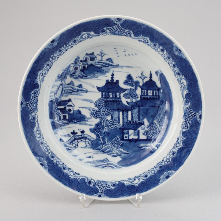 Tallrikar, 6 st, porslin, Qianlong (1736-1795).