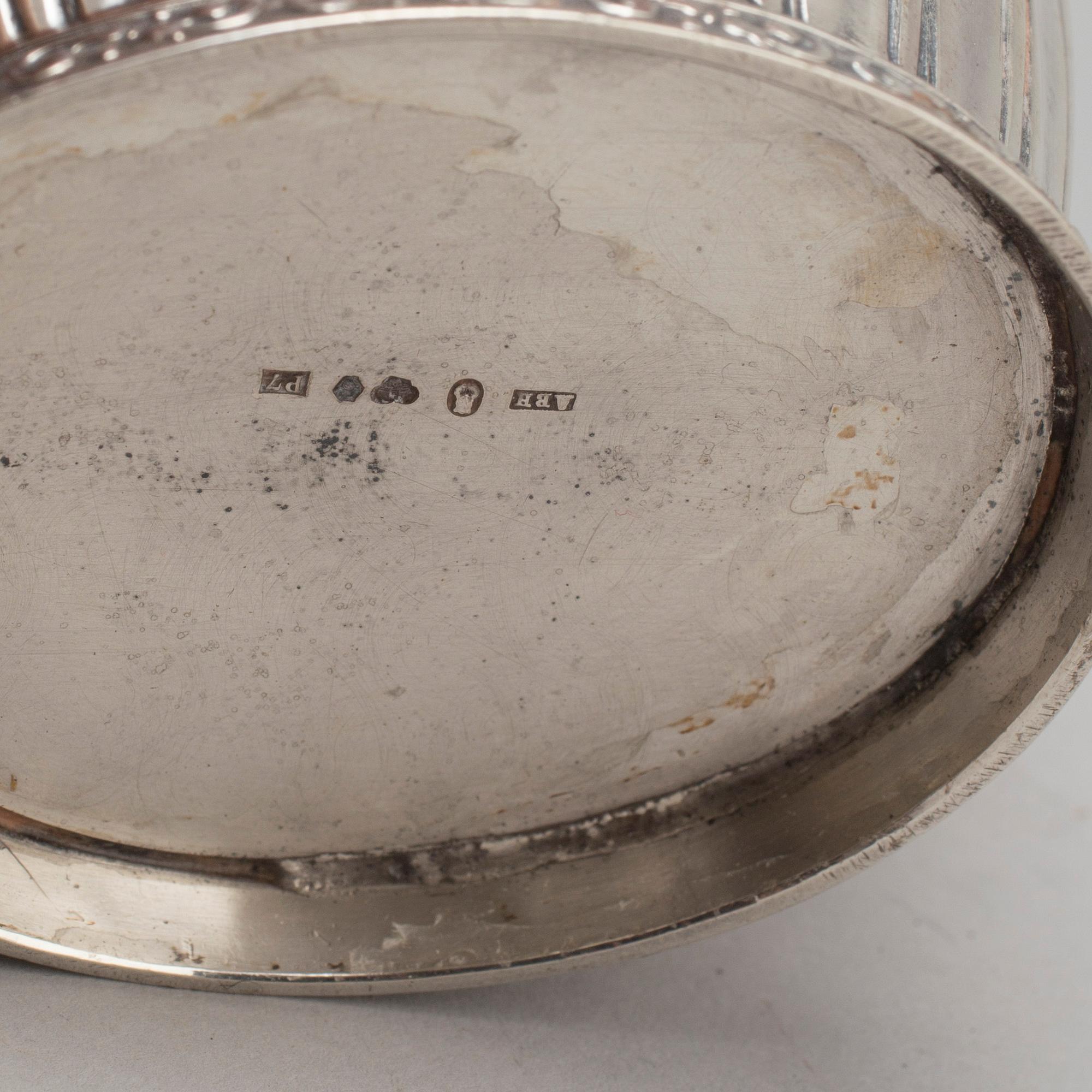 KAFFESERVIS, 3 delar, silver, bland annat Bernhard Hertz AB, Stockholm samt Söderhamn, 1905-17.