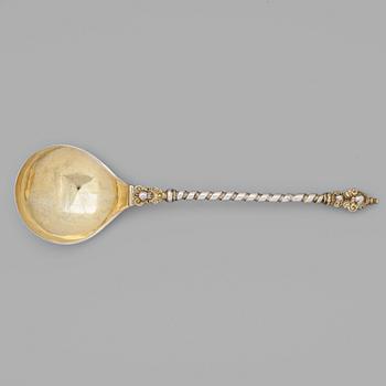 216. An early 18th century silver-gilt spoon, mark of Gottfried Ihme, Breslau (1691-1737).