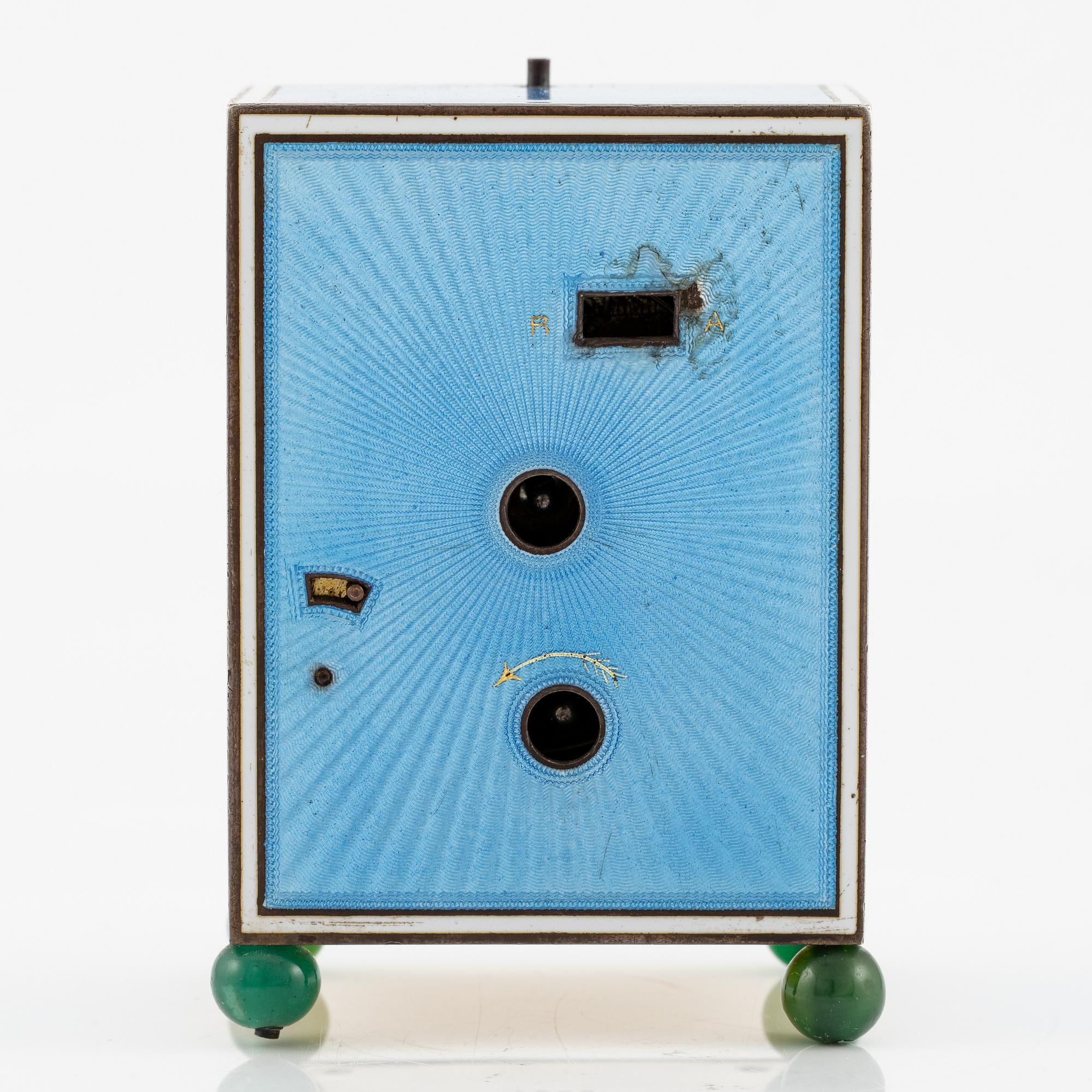 Cartier, reseur i förgyllt silver och emalj samt originaletui, Frankrike tidigt 1900-tal.