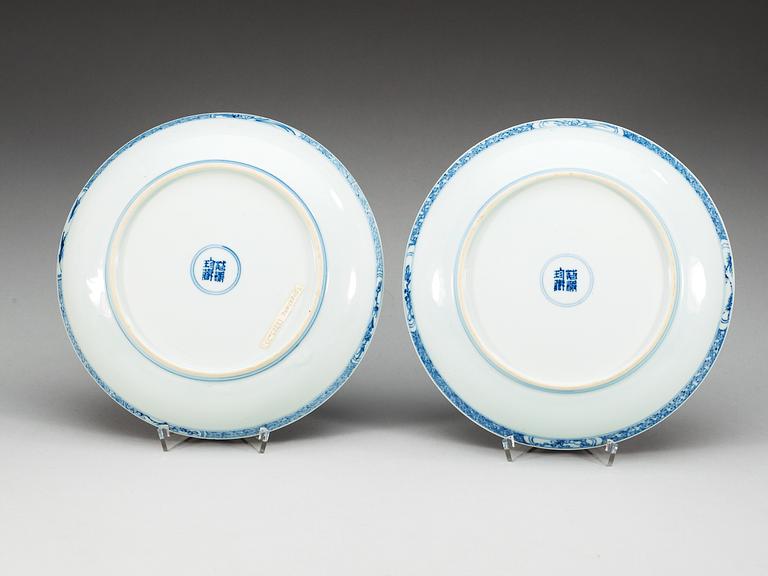 A pair of blue and white dishes, Qing dynasty, 18th Century.