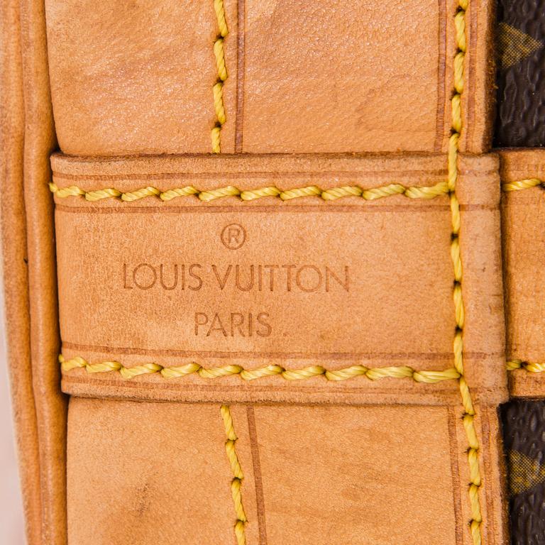 A MONOGRAM CANVAS Noé SHOULDER BAG.