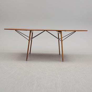 BØRGE MOGENSEN, a teak and oak dining table model 162, Søborg Møbelfabrik Denmark 1950's.