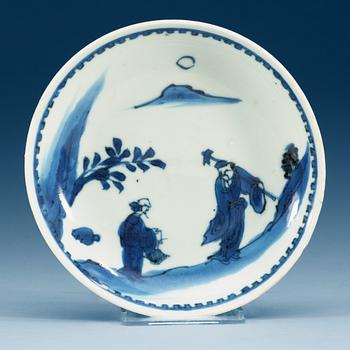 1686. A blue and white Transitional dish, 17th Century.