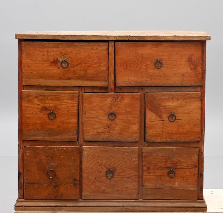 KÖPMANSDISK, allmoge, 1800-talets slut.