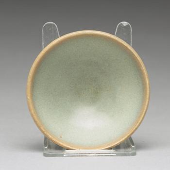 A 'Jun-glazed' bowl, Song/Yuan dynasty.