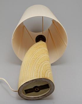 BORDSLAMPA, chamotterat stengods, osignerad, omkring 1900-talets mitt.