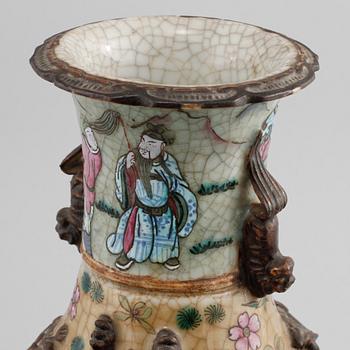 VAS, porslin, Kina, 1900-tal.