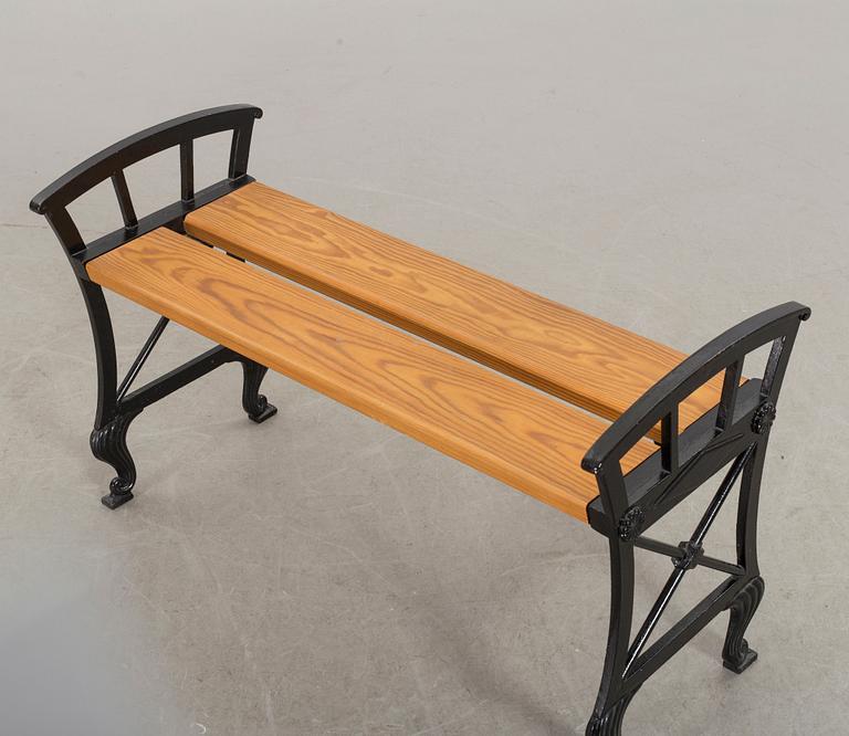 FOLKE BENSOW,a Näfveqvarn cast iron garden seat.
