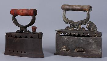 STRYKJÄRN, 2 st, 1800-tal.