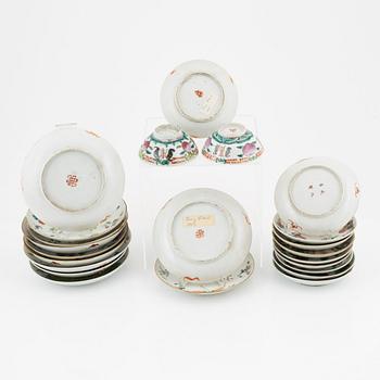 A set of 21 Chinese dishes and two bowls, late Qing dynasty/early 20th Century.