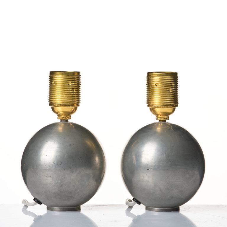 Firma Svenskt Tenn, a pair of pewter table lamps, model A 1479, Stockholm 1930.