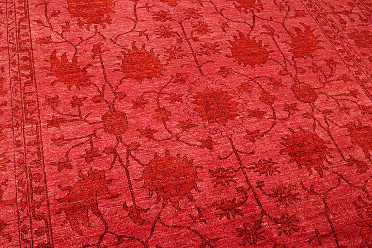 A Ziglar carpet a. 298 x 208 cm.