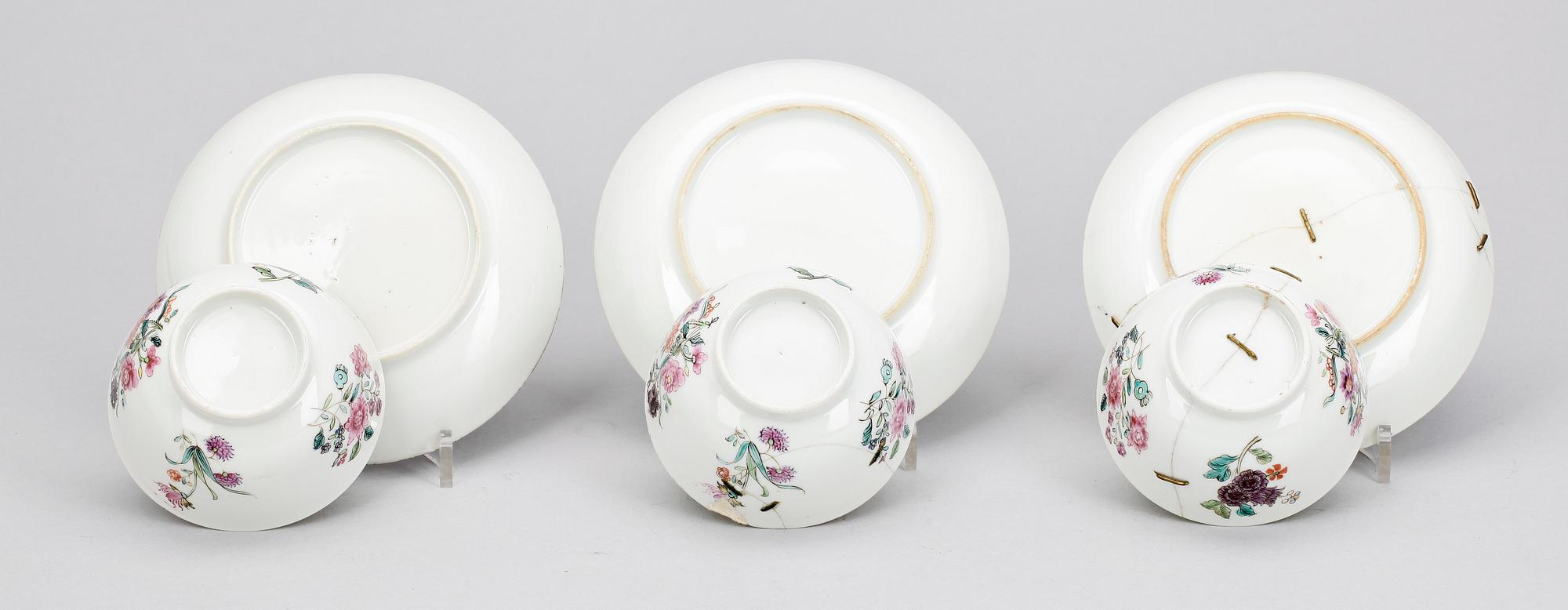 KOPPAR med FAT, 3 st, porslin. Qing dynastin, Qianlong (1736-95).