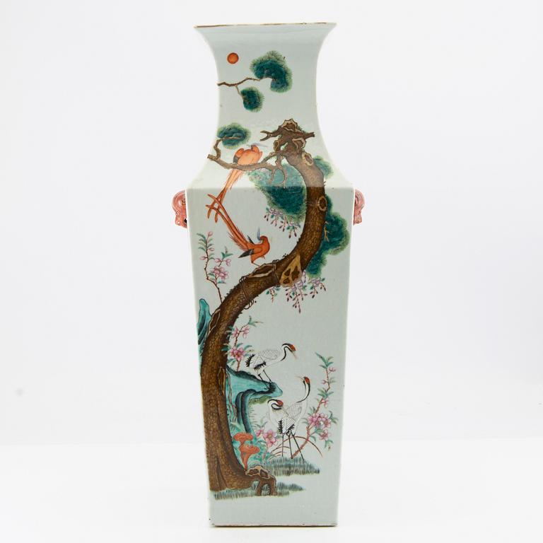 A famille rose 'birds' vase, late Qing dynasty.