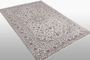 A carpet, Kashan, ca 312 x 200 cm.