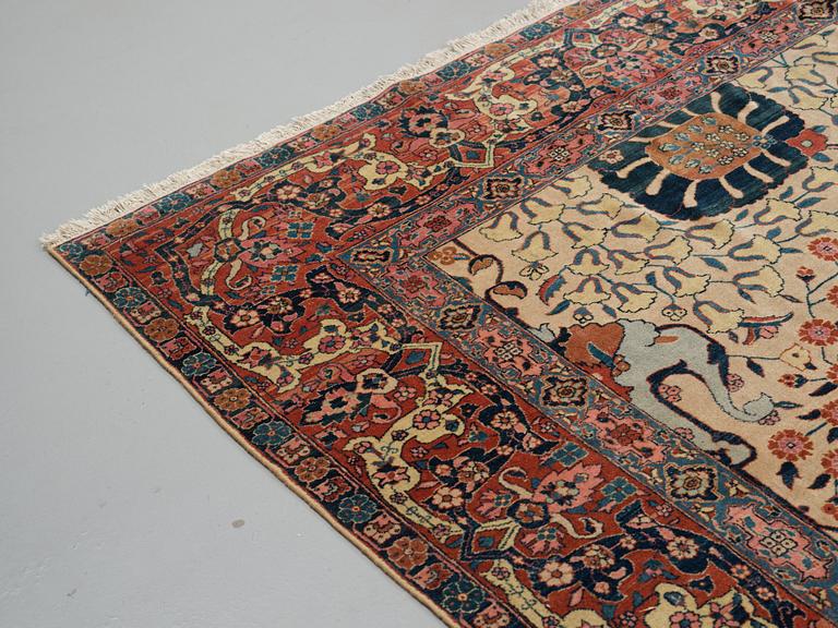 Matto, semi-antique Tabriz Petag, ca 393,5 x 303 cm.