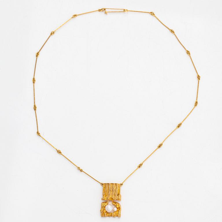 Björn Weckström, A 14K gold necklace 'Kelohelmet' with cultured pearls for Lapponia 1972.