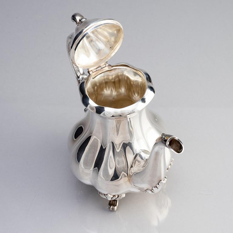 Kaffekanna, rokokostil, silver, svenska importstämplar, 1900-tal.