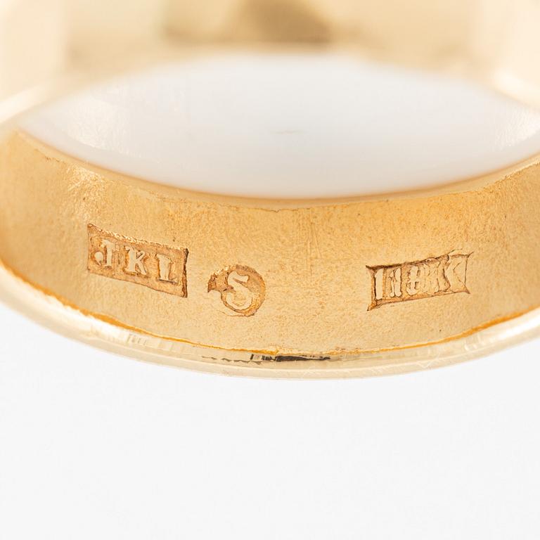 Jan-Christer Lundqvist, ring, 18K gold with hammered decoration, Skövde.