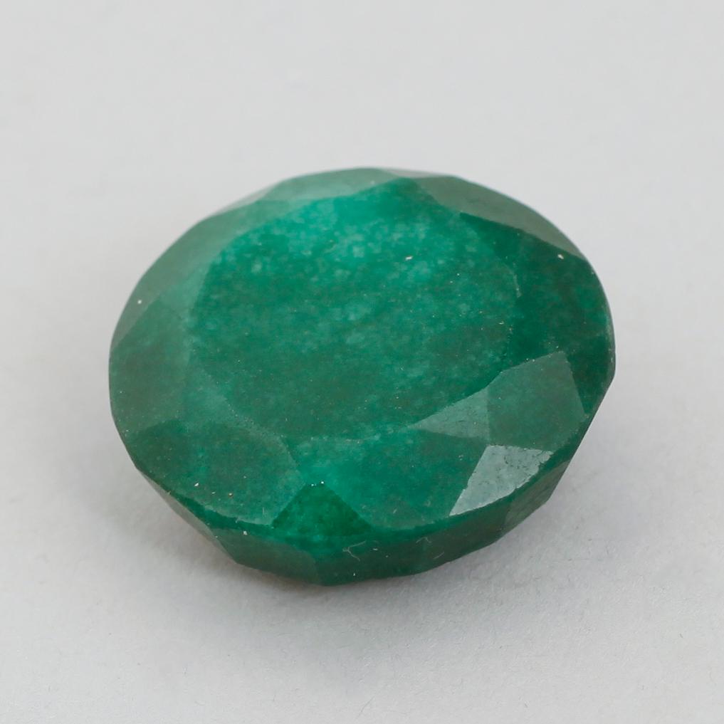 SMARAGD, rund fasetterad, ca 125 ct, oinfattad.