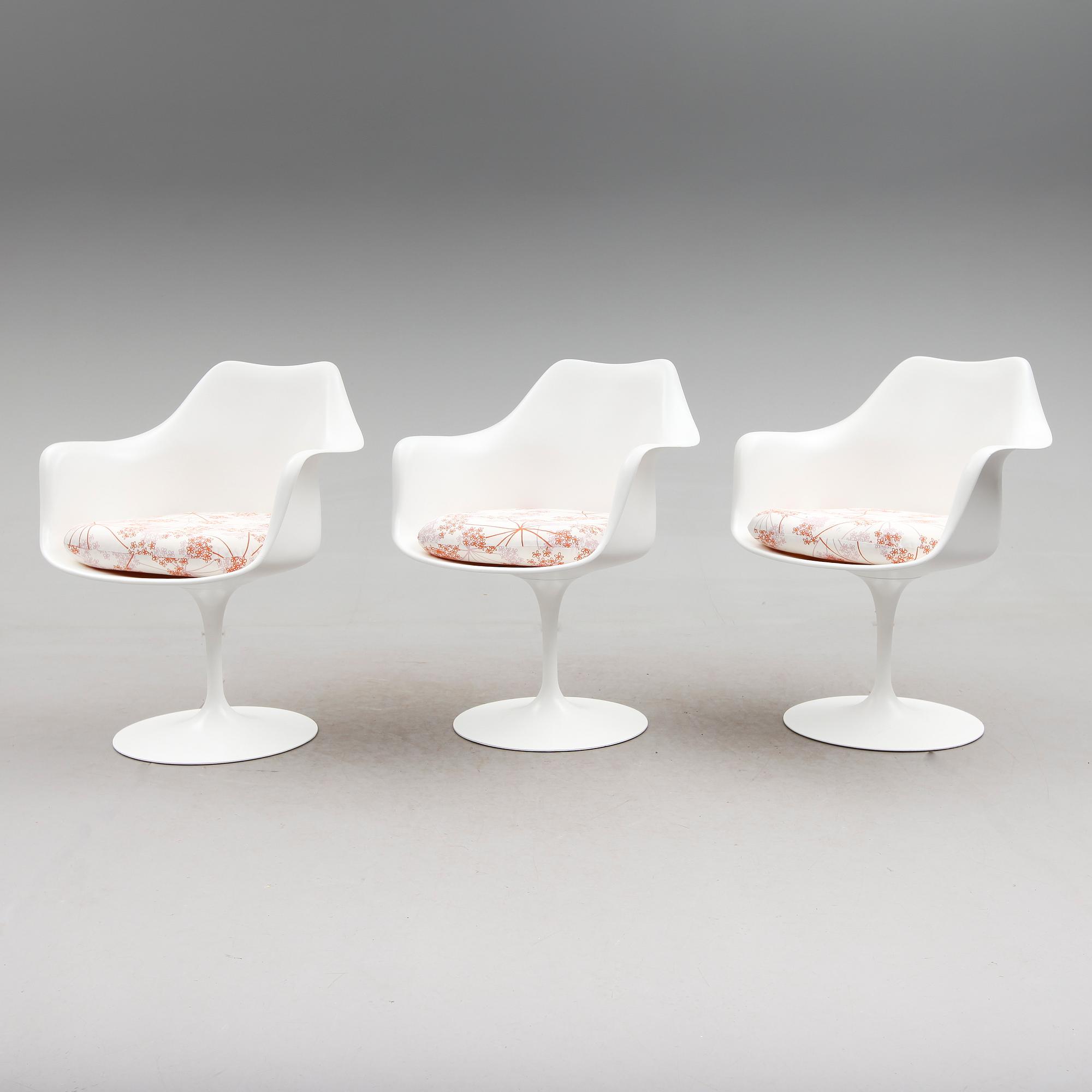 STOLAR, 3 st, "Tulip", Eero Saarinen, Knoll International, 1900-talets andra hälft.