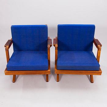 OLAVI HÄNNINEN, A 1960s 'Bumerang' armchairs for HMN Huonekalu Mikko Nupponen, Lahti, Finland.