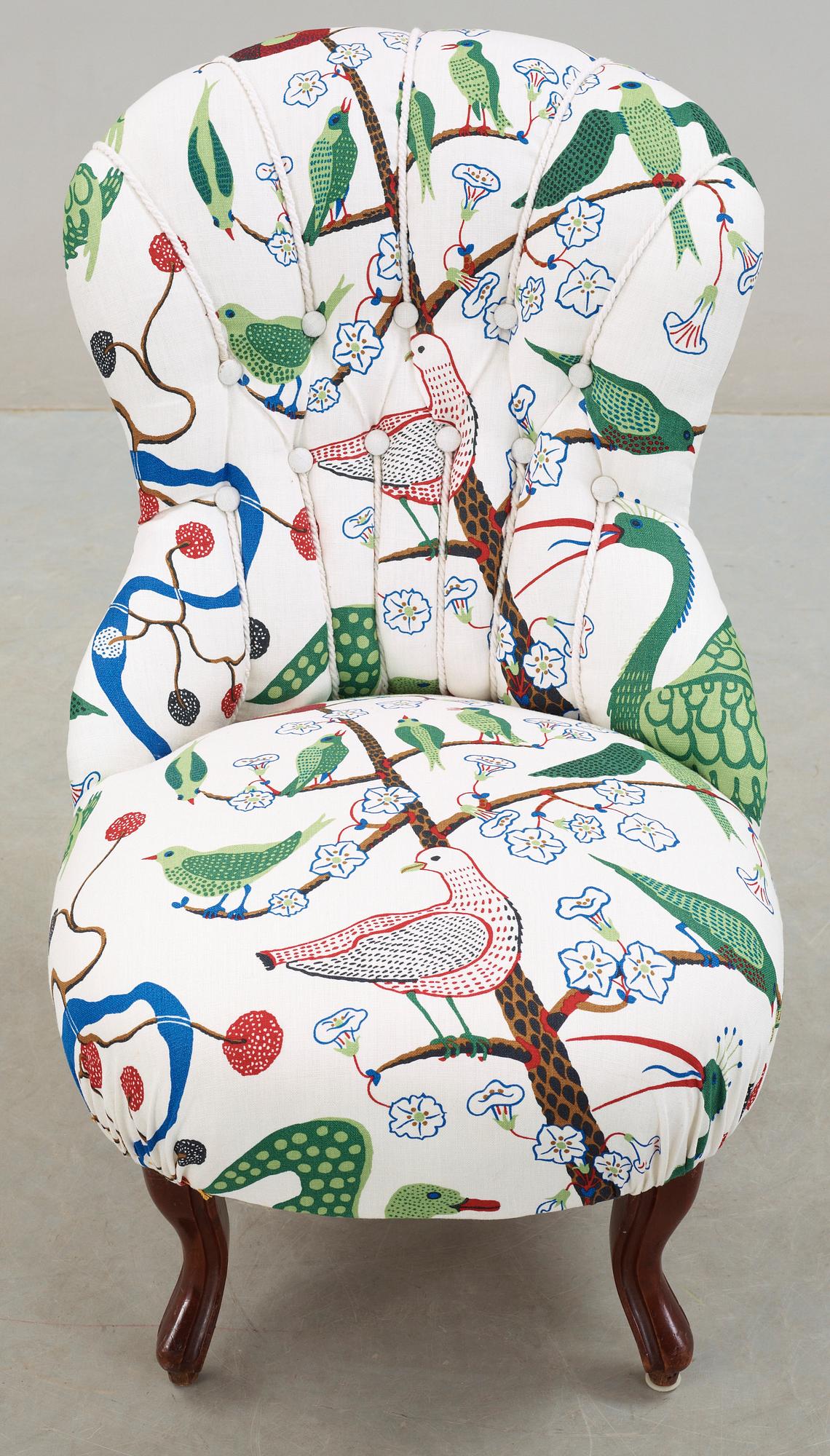 FÅTÖLJ, en sk emmafåtölj, 1800-talets slut.