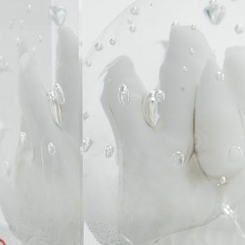 Oiva Toikka, lasikuutio, signeerattu Oiva Toikka Nuutajärvi 1995, 87/500.