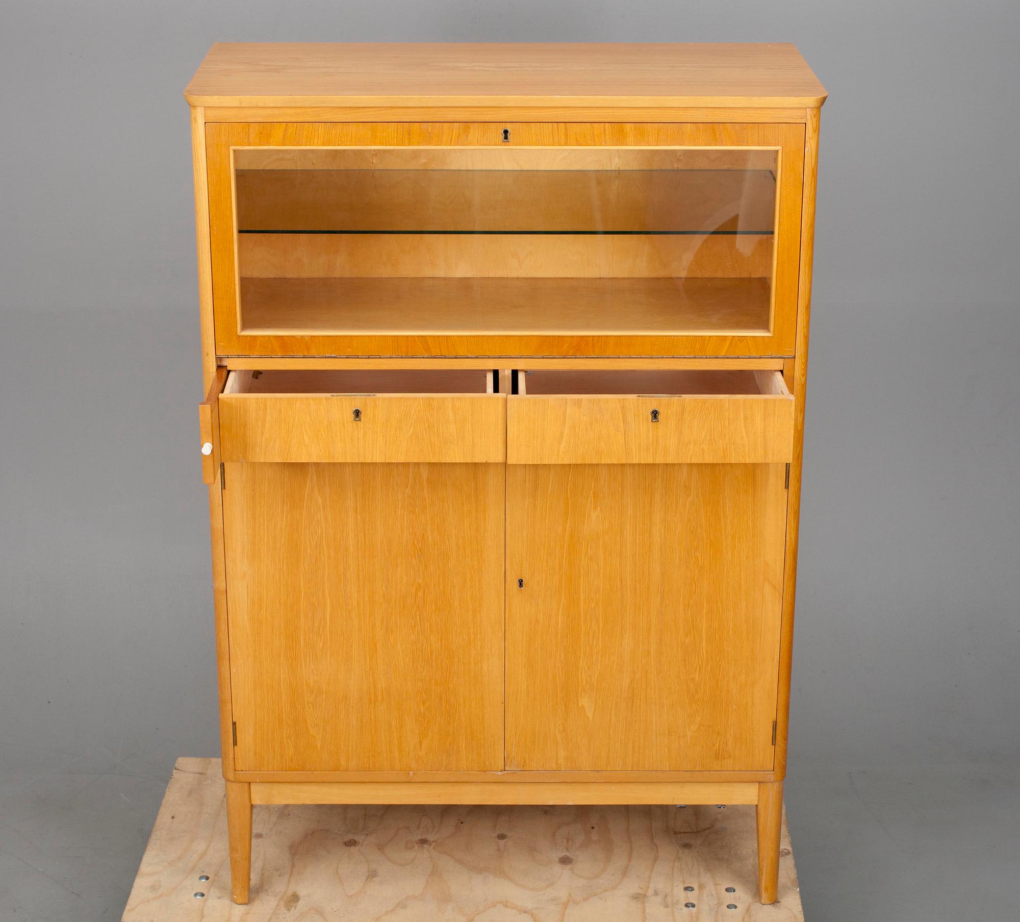 CHIFFONJÉ / BARSKÅP, 1900-talets mitt.