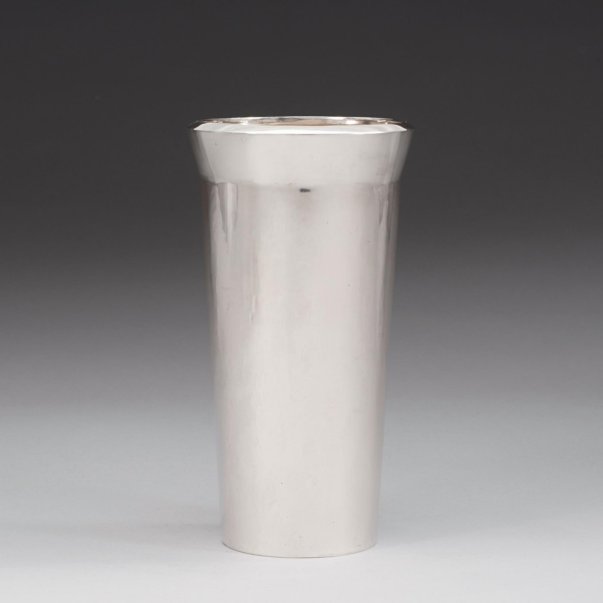 A Rey Urban sterling vase, Stockholm 1964.