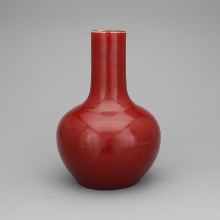 VAS, stengods, Kina, modern tillverkning.