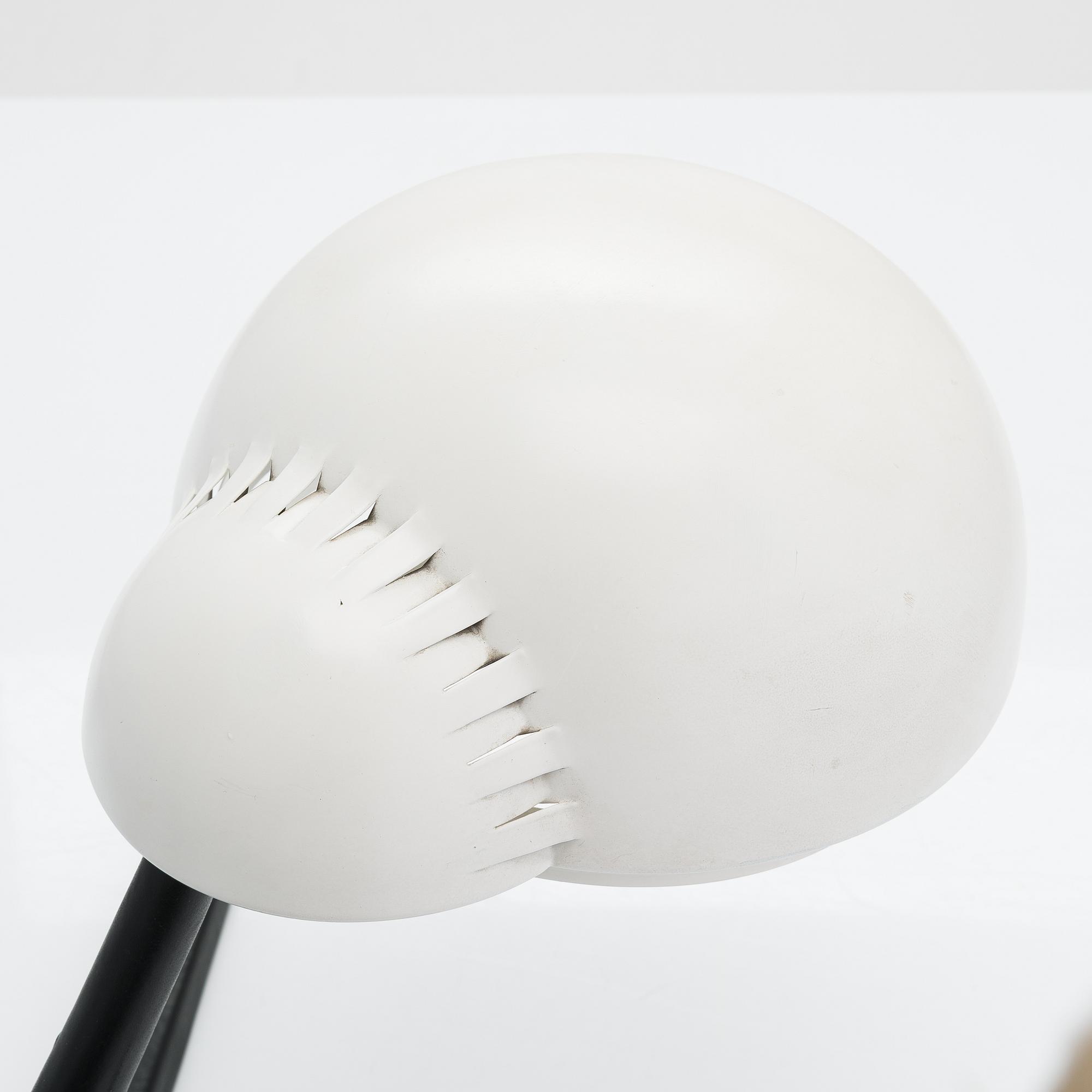 Alvar Aalto, a 'A704' table lamp for Valaistustyö.
