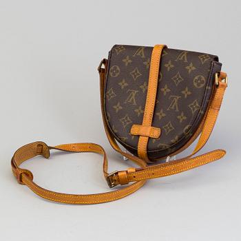 LOUIS VUITTON, a monogram canvas sholder bag.