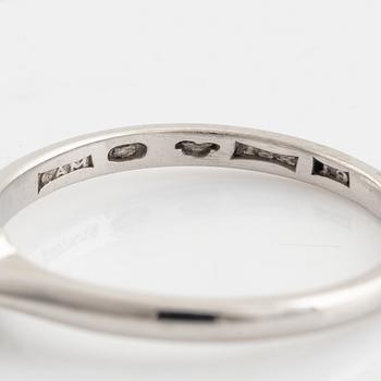 Brilliant cut diamond ring.