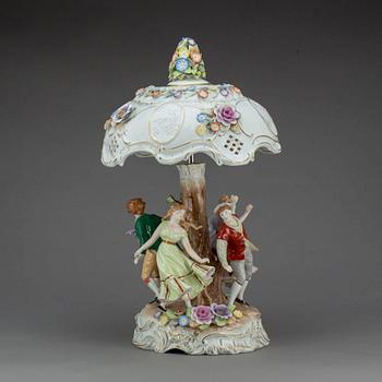 BORDSLAMPA, 1900-tal, porslin.