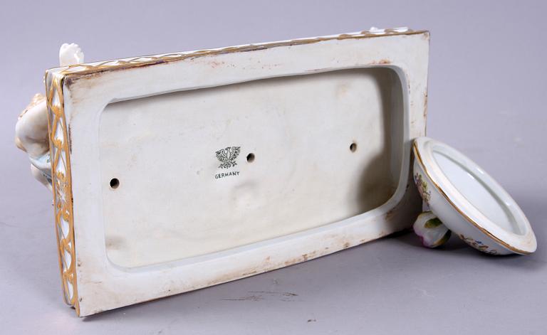 BORDSUPPSATS, porslin, rokokostil. 1900/2000-tal.