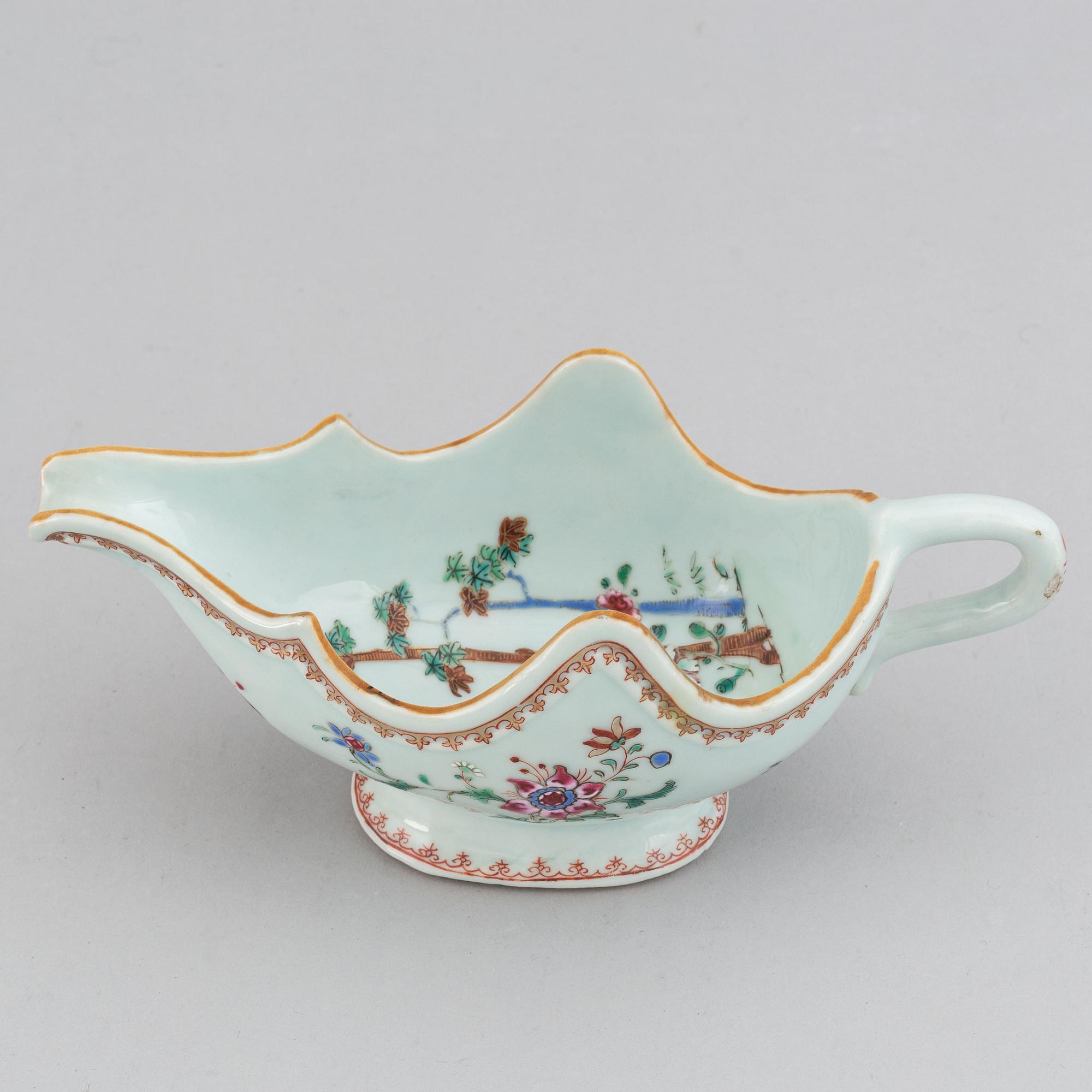 A famille rose sauce boat, Qing dynasty, Qianlong (1736-95).