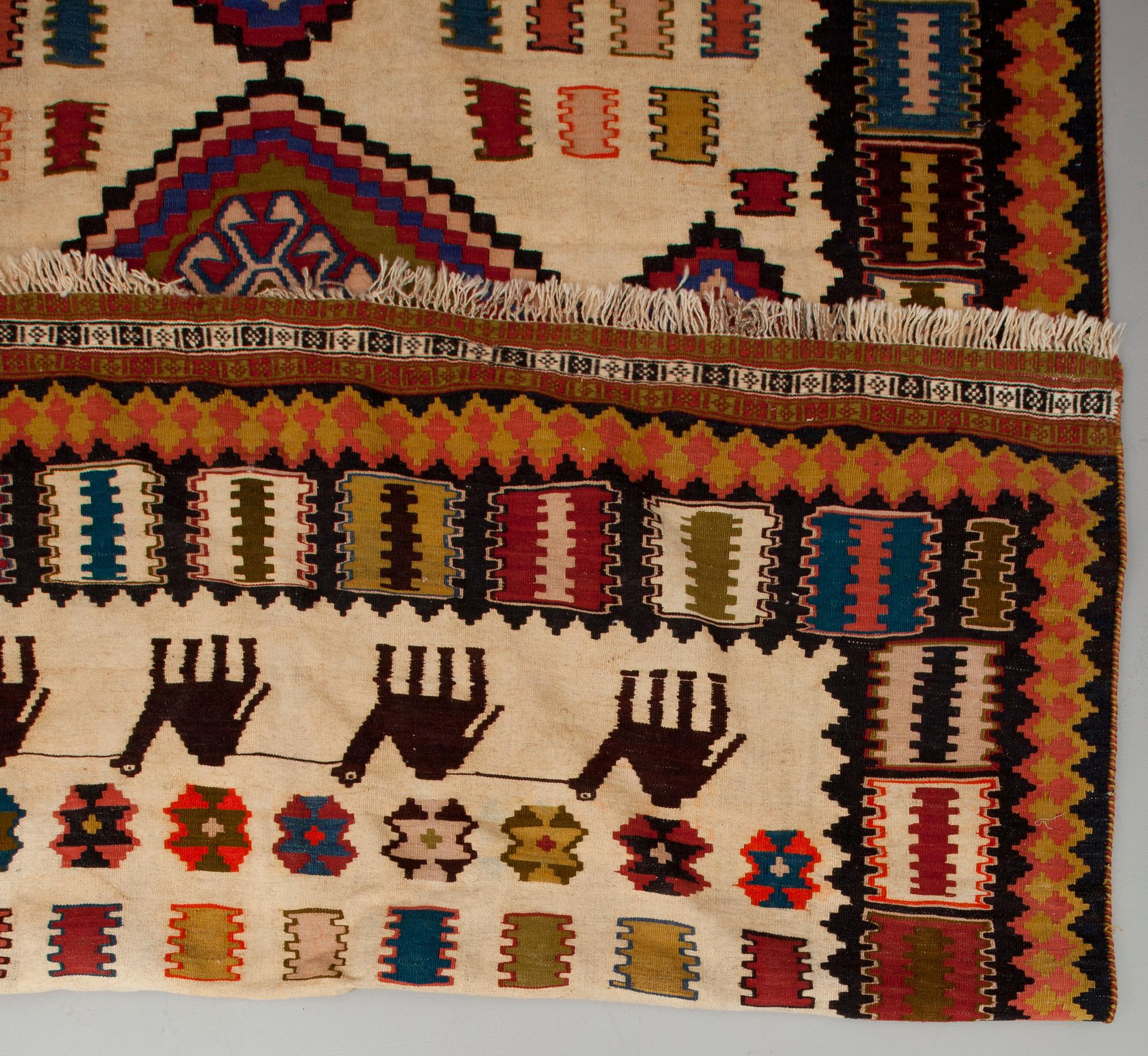 MATTO, Kelim. Noin 292x170 cm.