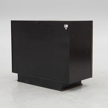 Julian Chichester, a contemporary 'Lille Short Cabinet'.