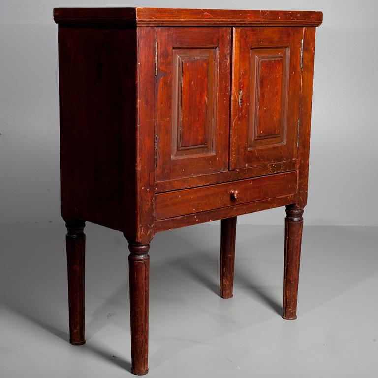 POTTSKÅP, gustaviansk 1700/1800-tal, betsad björk, möjligen Finland.