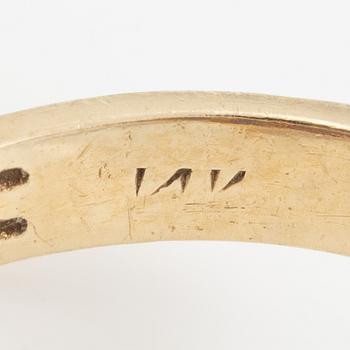 Ring, 14K gold with blue stones.