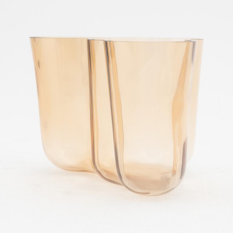 Alvar Aalto, a glass vase model '3030', signed Alvar Aalto Iittala, 1936-1996.