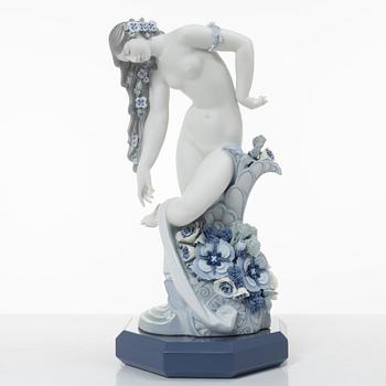 José Javier Malavia, figurine, "Pure Beauty", Lladró, Spain, 2006-2008.