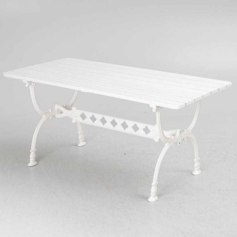 Trädgårdsgrupp, 4 delar, Byarum, 1900-talets andra hälft.