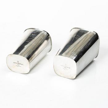 Gustaf Janson, vaser, 2 st, sterlingsilver, CG Hallberg, Stockholm, 1959.