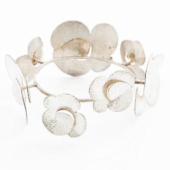 PA Lundahl-Terrs, a bridal crown, silver.