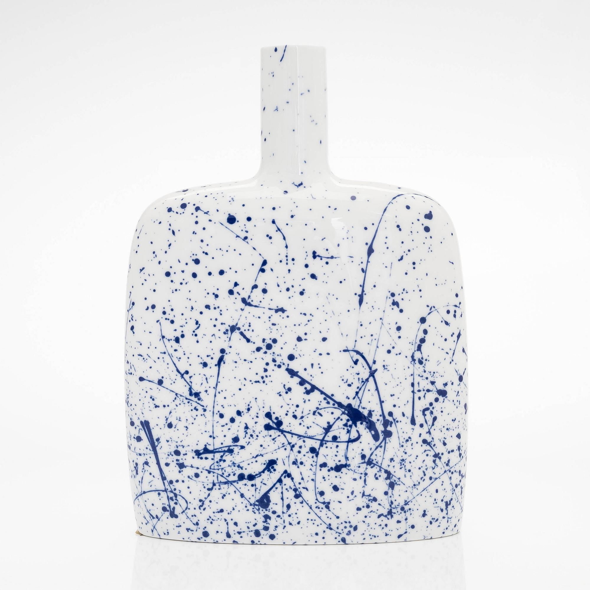 Inkeri Leivo, flaska, porslin, signerad Inkeri Leivo Arabia.