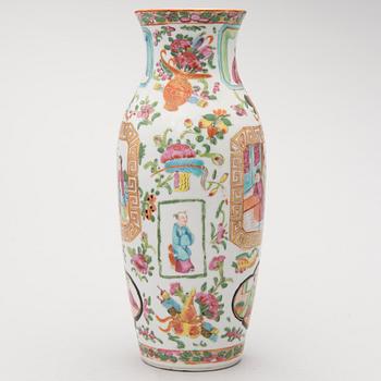 A late 19th Century Chinese porcelain vase.